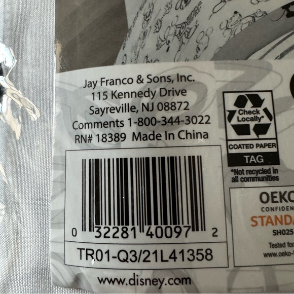 Disney QUEEN Sheet Set - Black and White NEW! - Picture 6 of 13